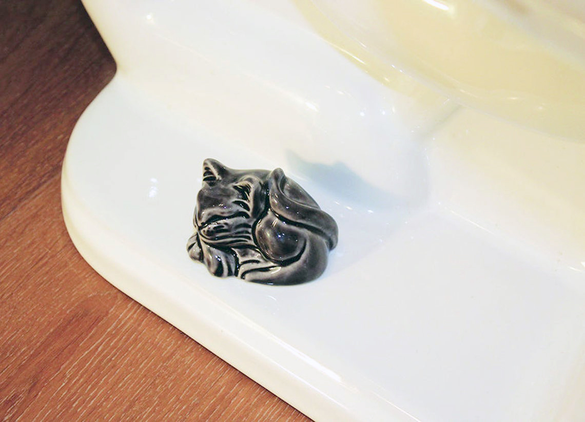 Toilet sales bolt cover