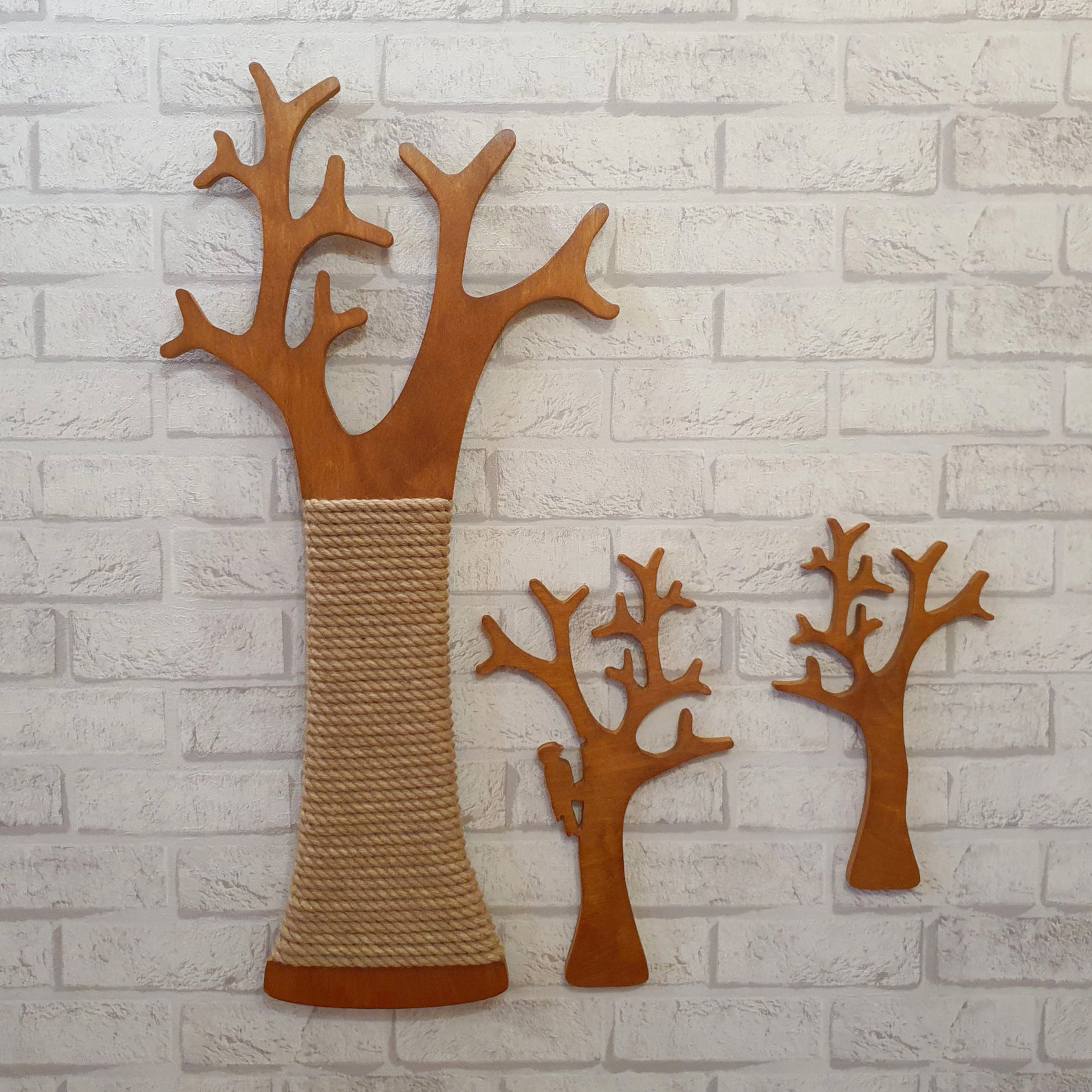 Wall-mounted wood cat scratcher shape of a tree