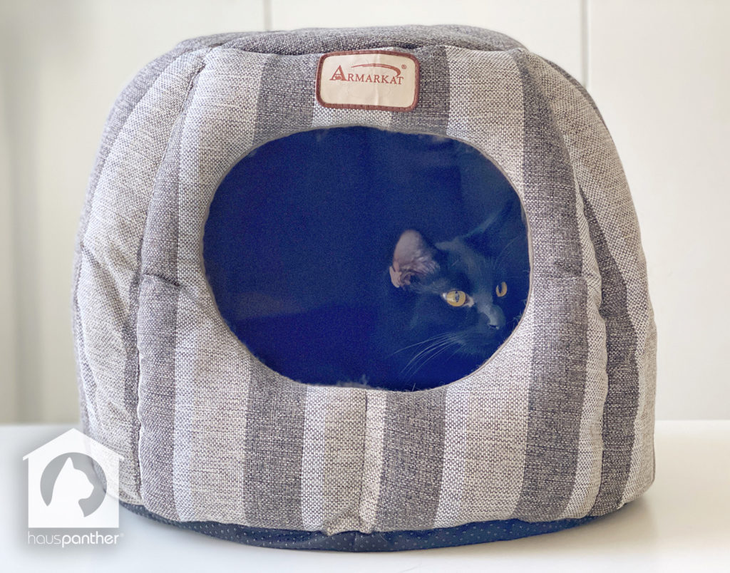 Deluxe Hideaway Cat Beds from Armarkat • hauspanther