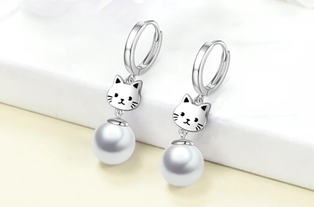 Treat Yourself to Some Cat Bling for Valentine’s Day